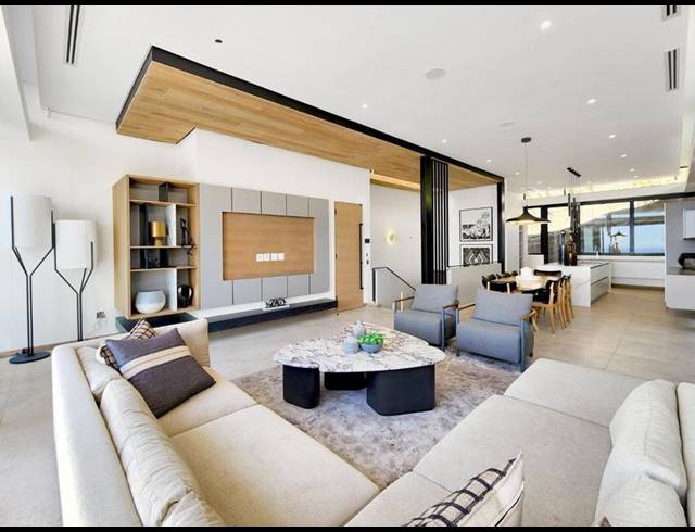 3 BEDROOM APARTMENT FOR SALE IN BANTRY BAY